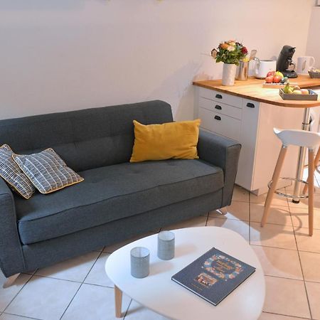 Appartement La Terrasse Sur Cour กอลมาร์ ภายนอก รูปภาพ