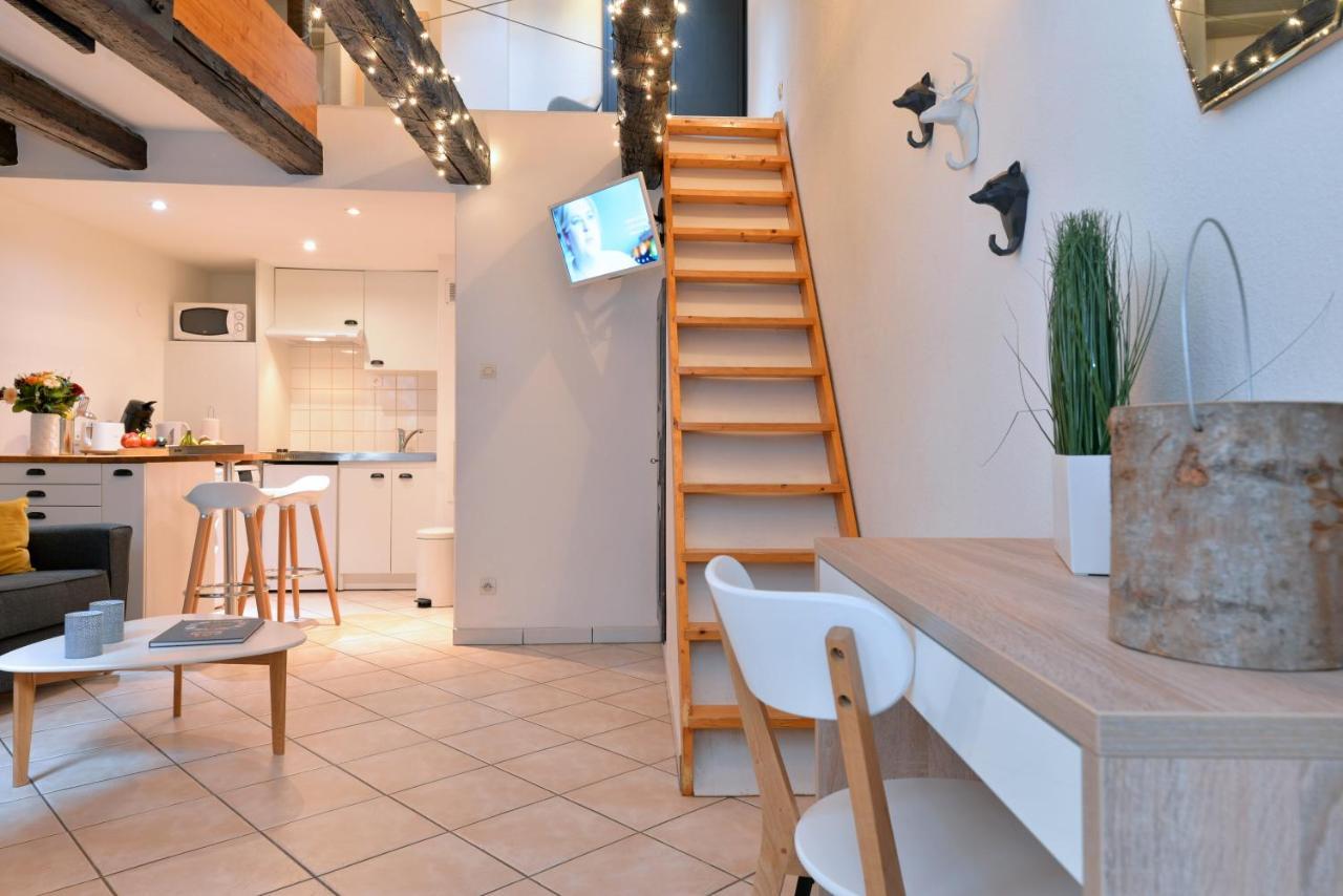 Appartement La Terrasse Sur Cour กอลมาร์ ภายนอก รูปภาพ